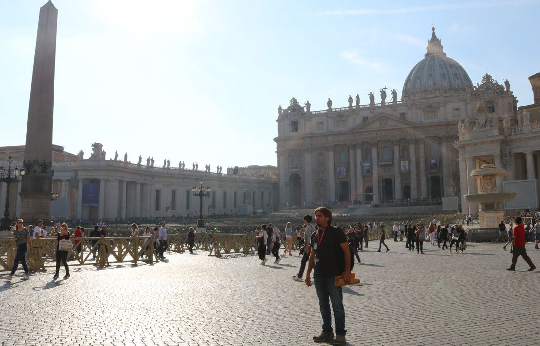 Vatikan Aziz Petrus Meydanı Roma rehberi Ertürk
